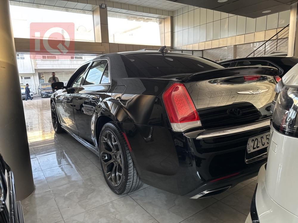 کرایسلەر 300